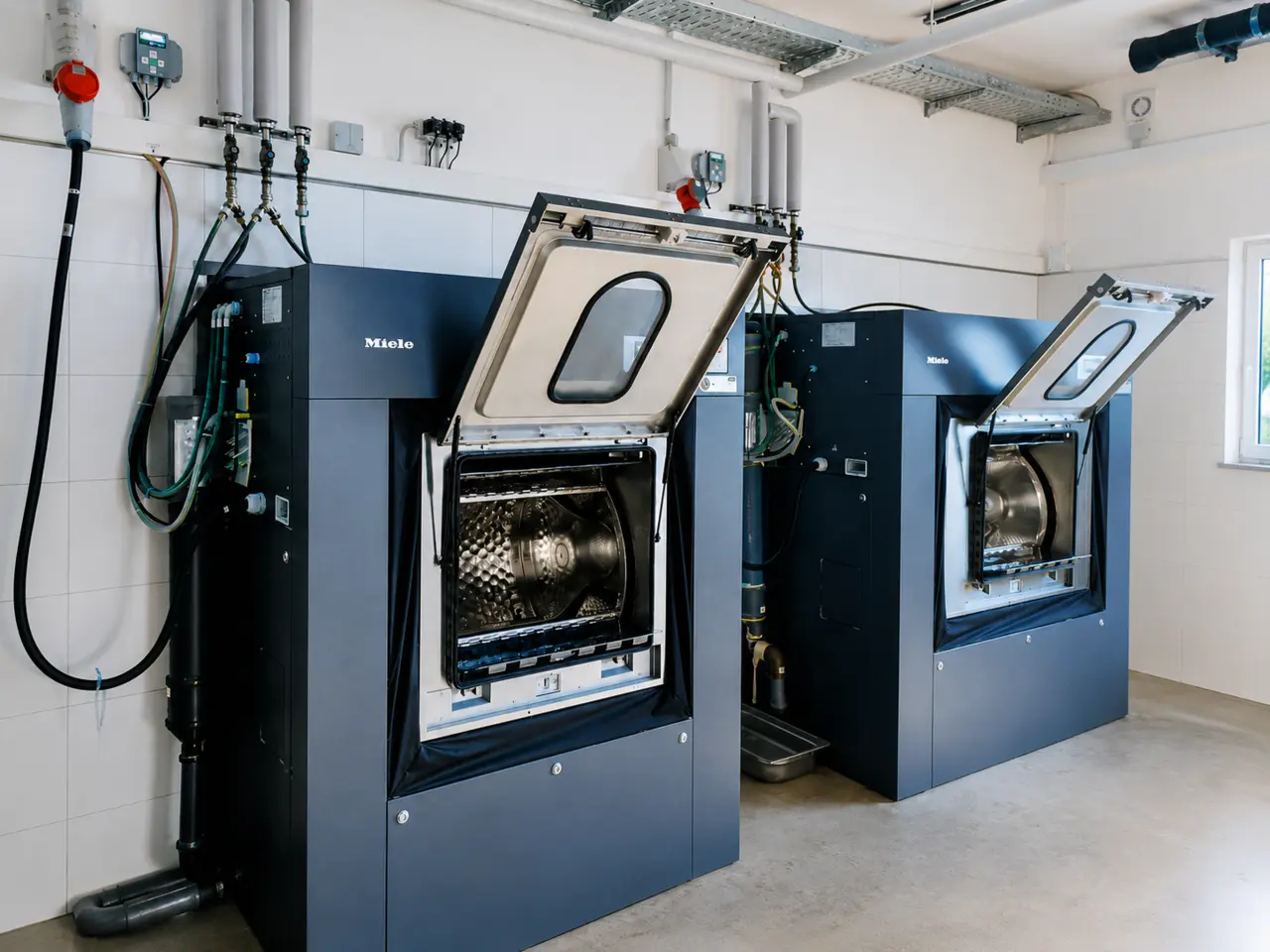 Miele Professional Trennwandwaschmaschinen am Standort ADRG MedClean
